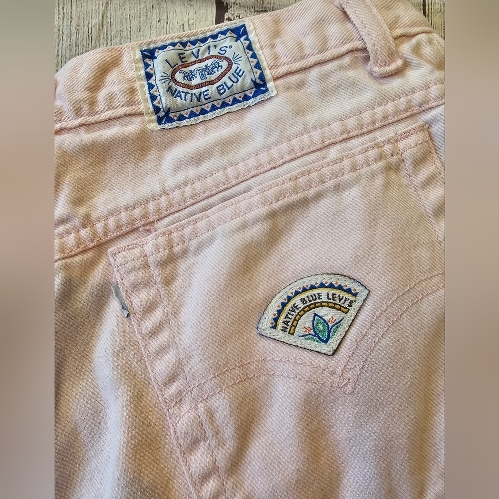 Vintage 80's Levi's Native Pale Pink Hi-Rise Denim Jean Shorts 8 Inch Rare Find! - Picture 3 of 9
